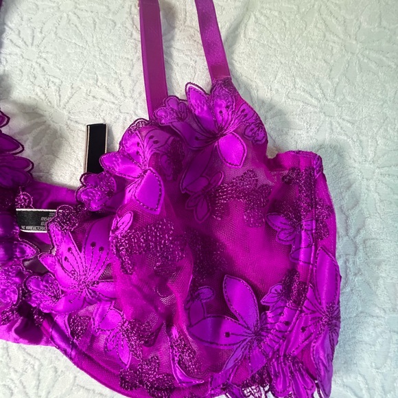 Victoria's Secret Vibrant Purple Floral Bra - Picture 3 of 6